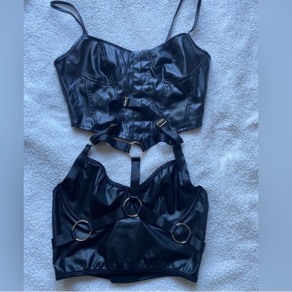 3-item crop top bundle - Picture 5 of 5